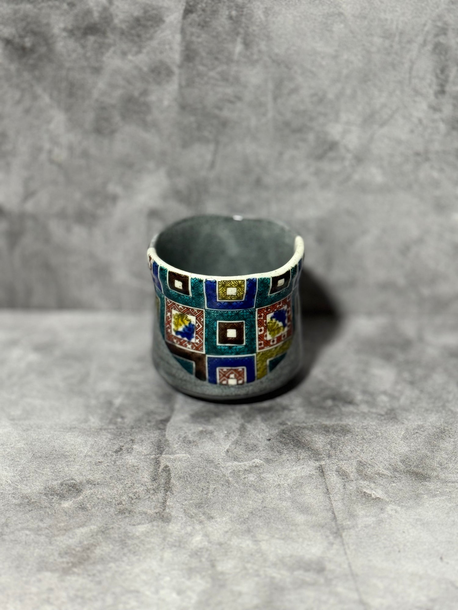 Ishidatami Gray Kutani-yaki Yunomi - Japanese Teacup