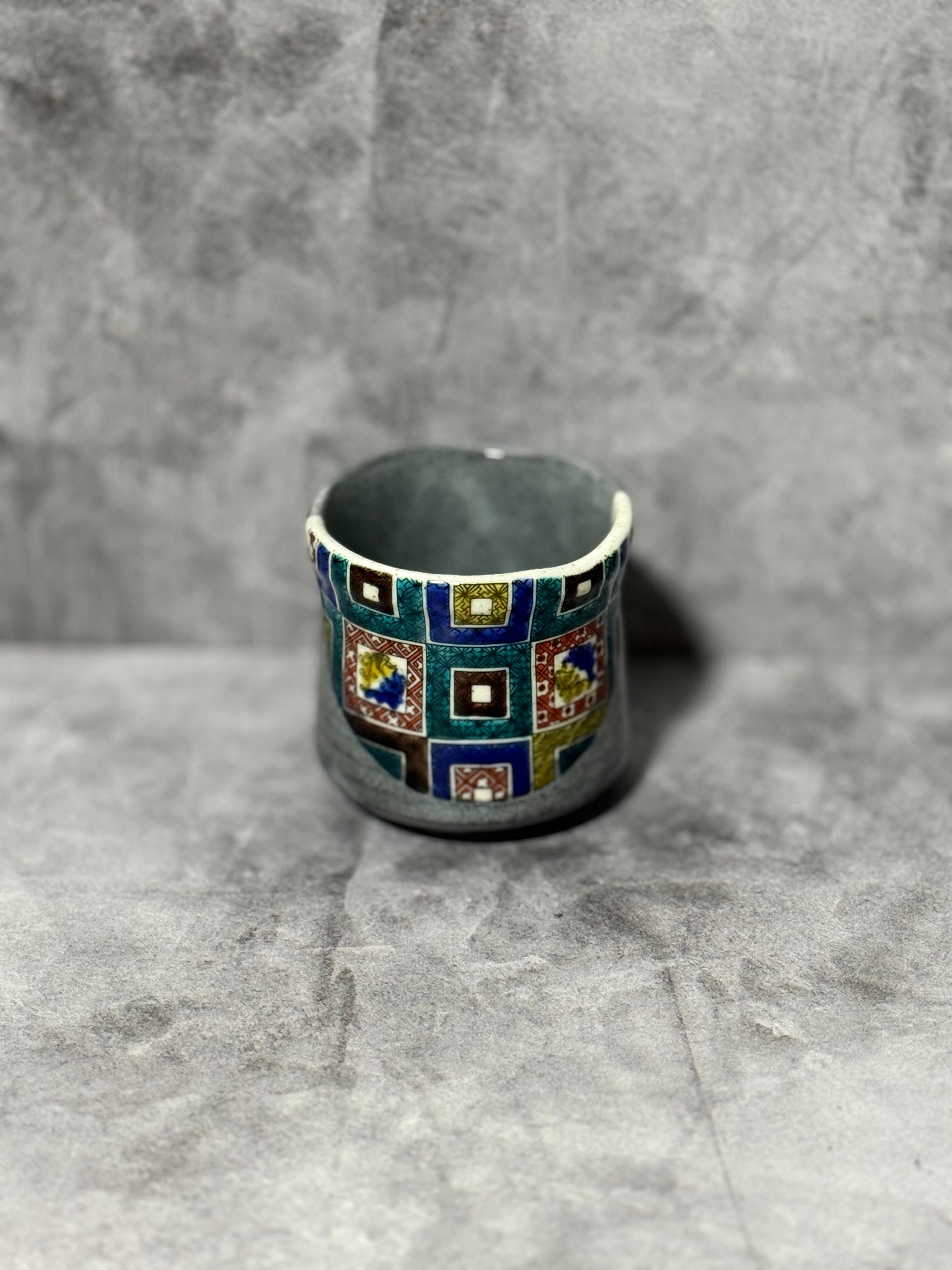 Ishidatami Gray Kutani-yaki Yunomi - Japanese Teacup