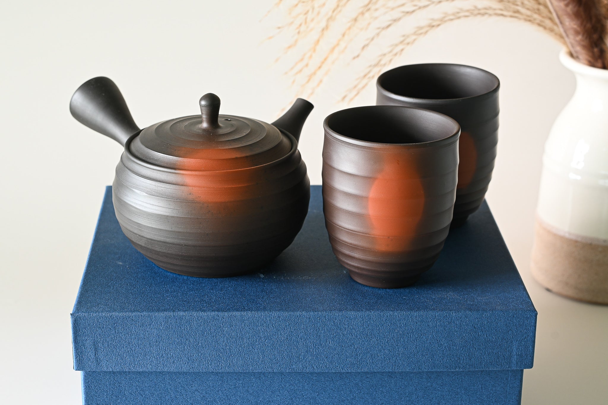 Japanese Green Tea Set - Teapot with Filters (270ml) and Two Cups