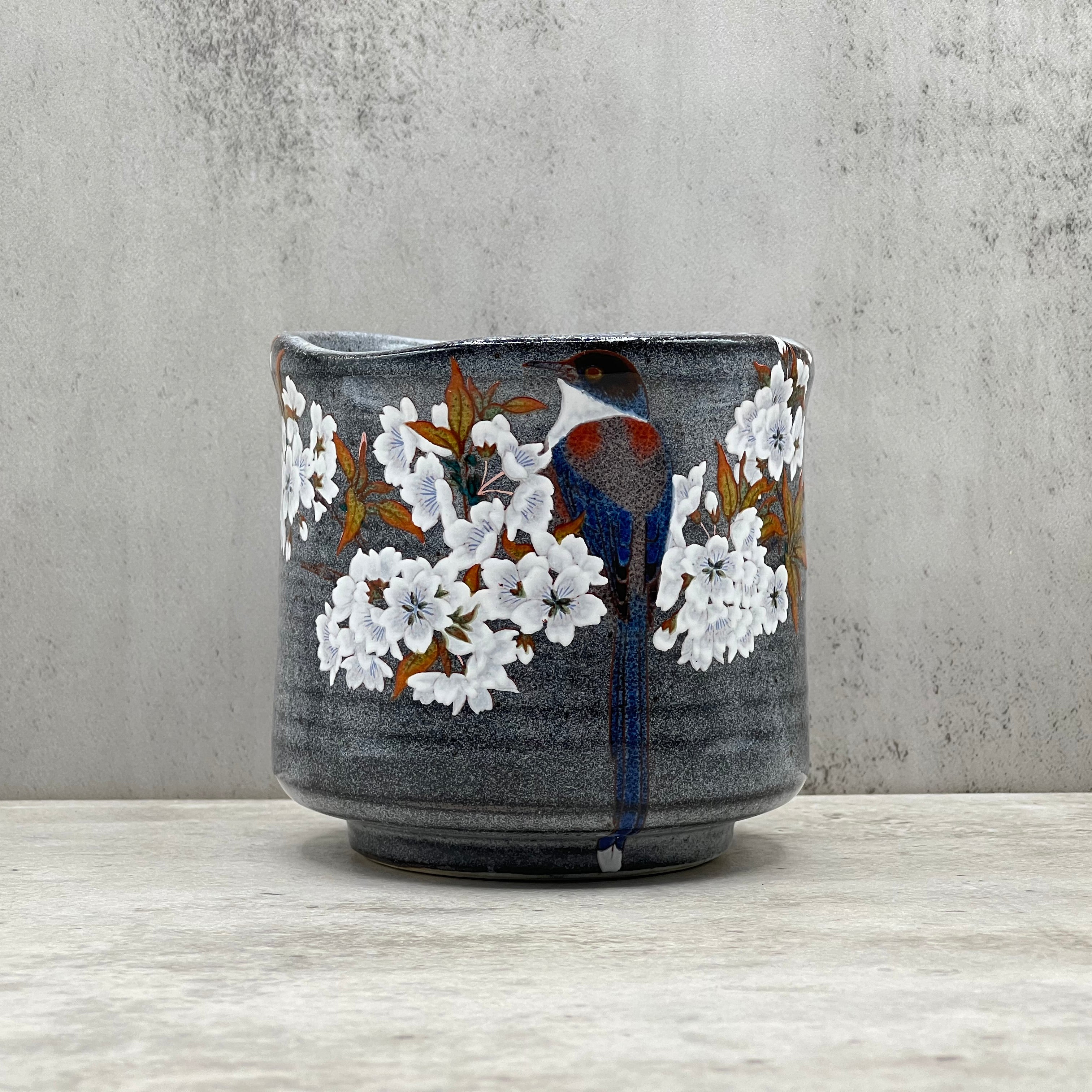 Yamazakura Tori Gray Kutani-yaki Yunomi- Japanese Teacup