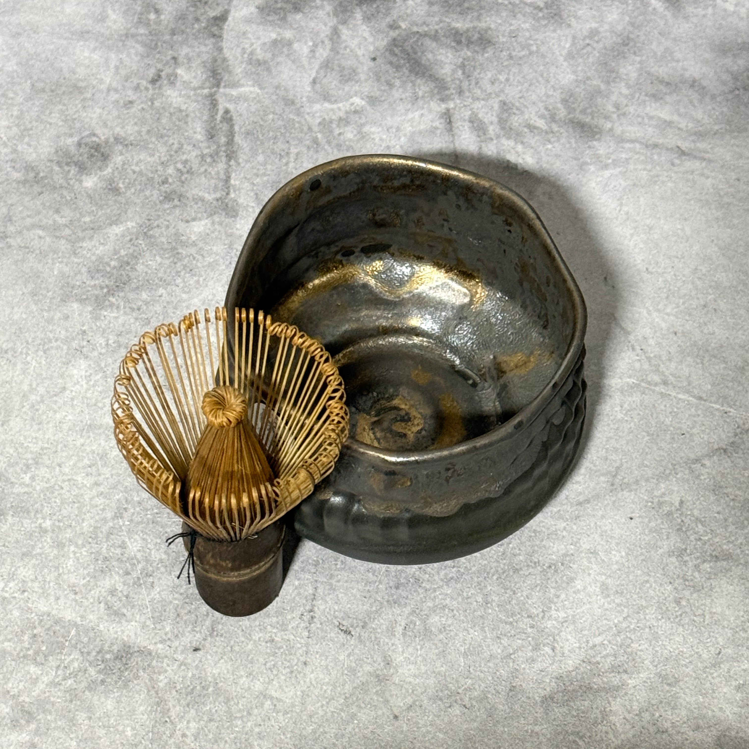 Mangantataki Kin Black Mino-yaki Chawan - Japanese Mini Matcha Bowl