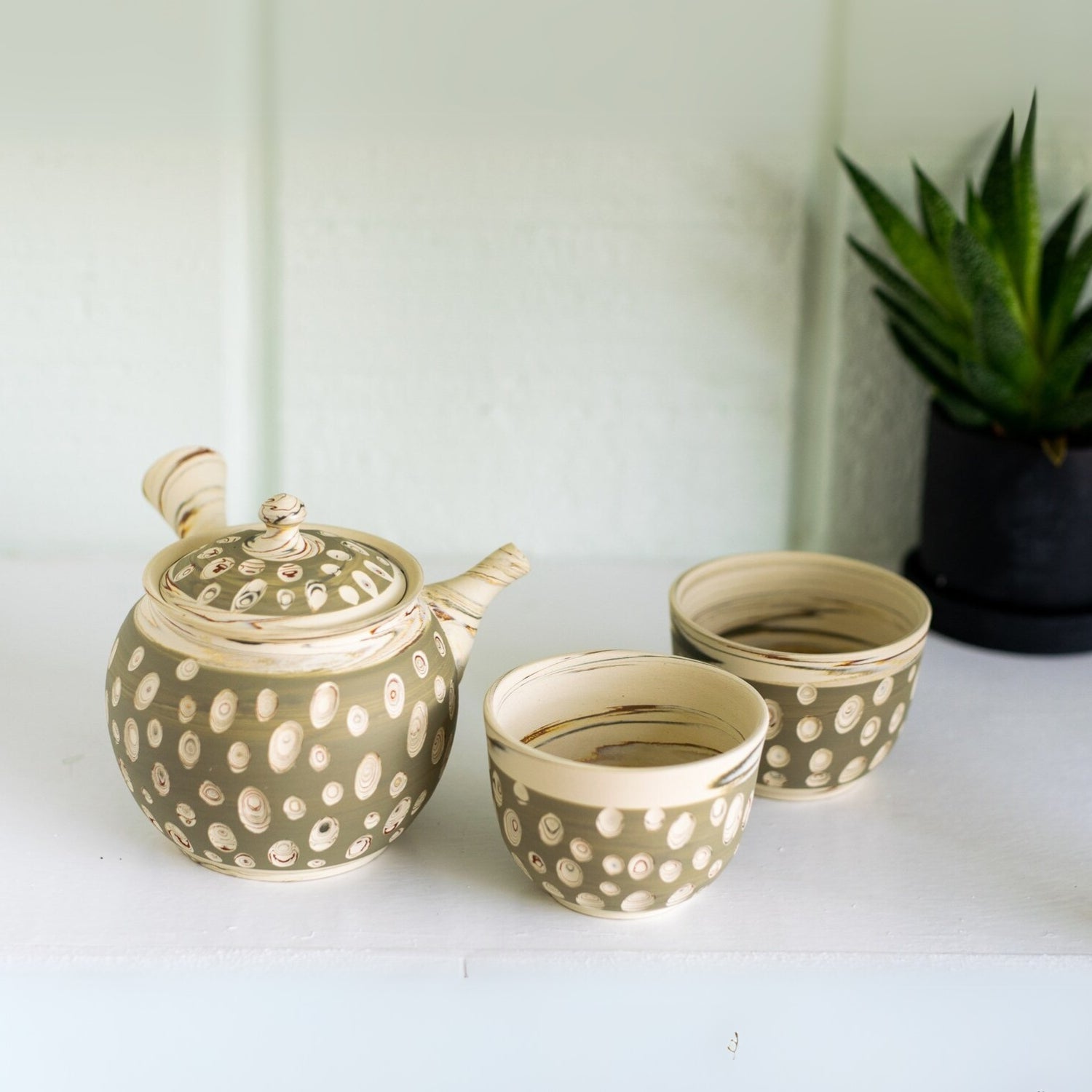 Japanese Kyusu Set - Teapot with Filters (370ml) and Two Cups