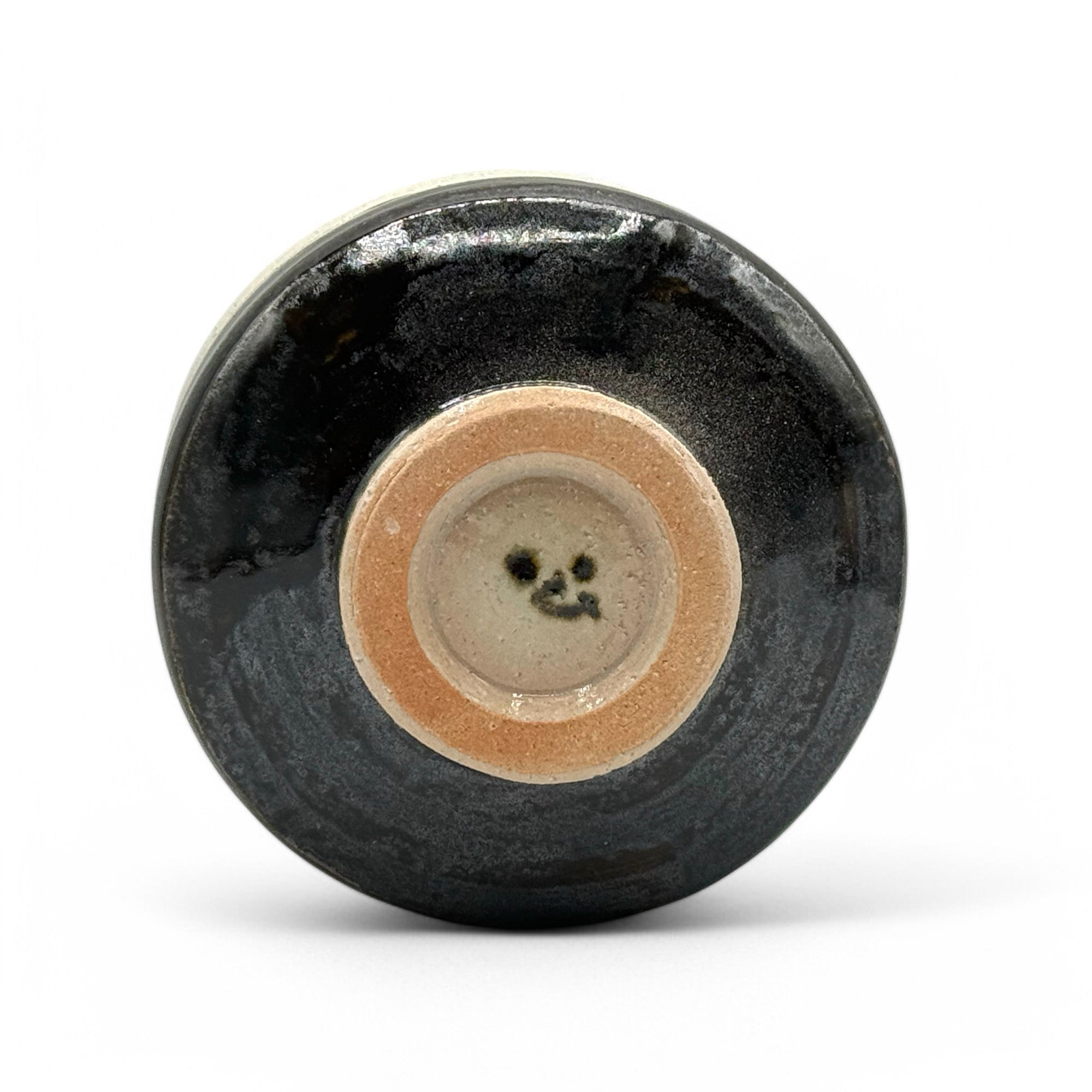 Karakusa Shinsa Black Mino-yaki Chawan - Japanese Matcha Bowl