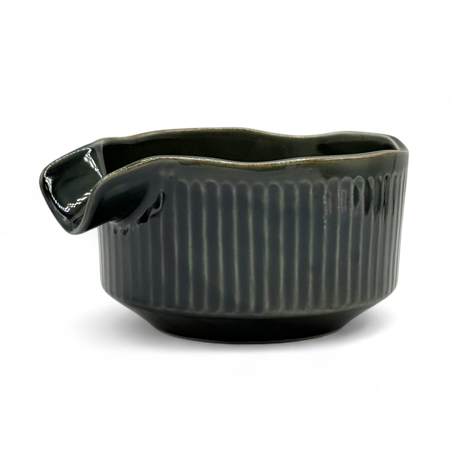 Mizuno Green Mino-yaki Kataguchi Chawan by Mizuno - Japanese Matcha Bowl