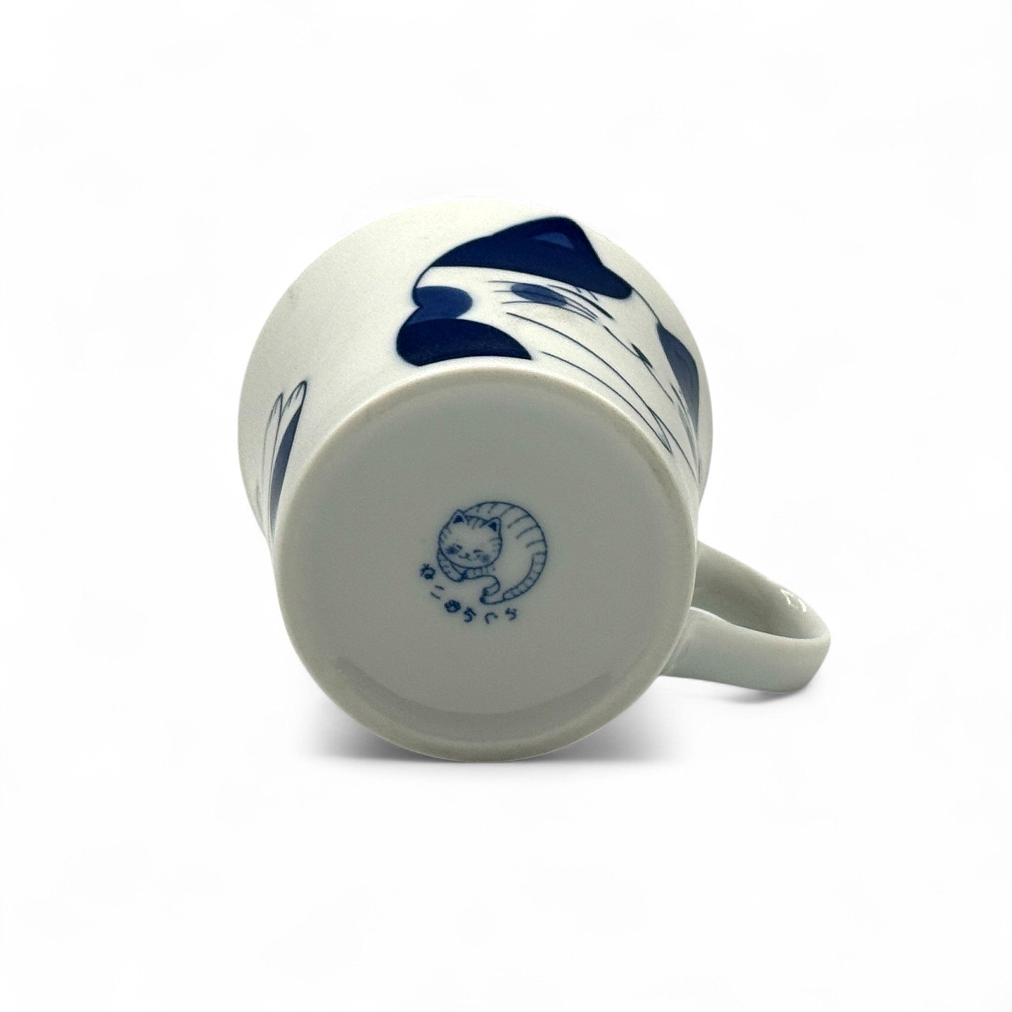 Neko Chigura White Cat Mug - Japanese Tea Mug