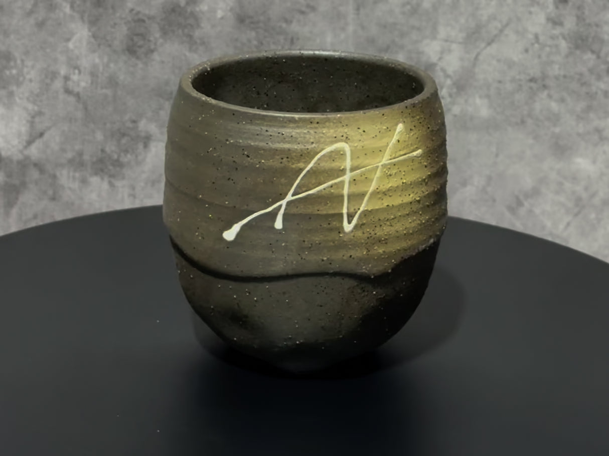 Ishin Iga Black Mino-yaki Yunomi - Japanese Teacup