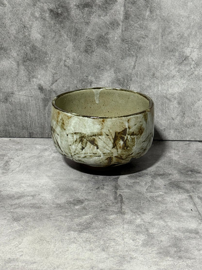 Yumuki Kinone Gray Mino-yaki Chawan - Japanese Matcha Bowl