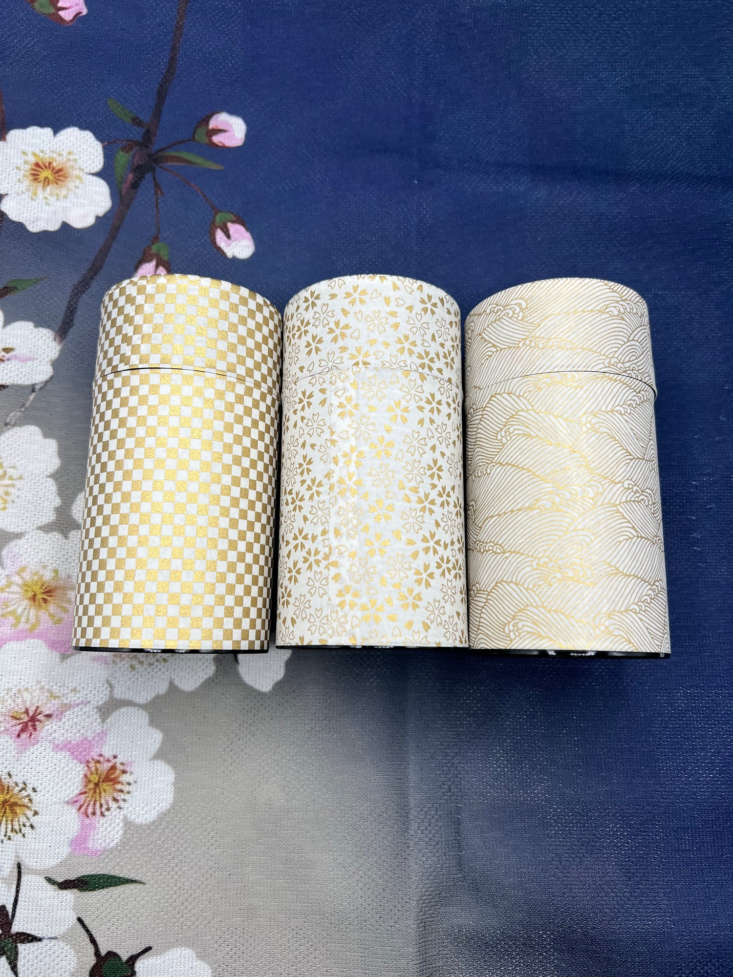 Kenran Hana White Washi Paper Wrapped Tea Canister (L) - Japanese Chazutsu