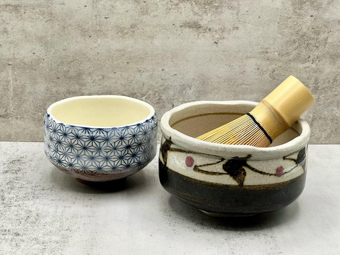 Karakusa Shinsa Black Mino-yaki Chawan - Japanese Matcha Bowl