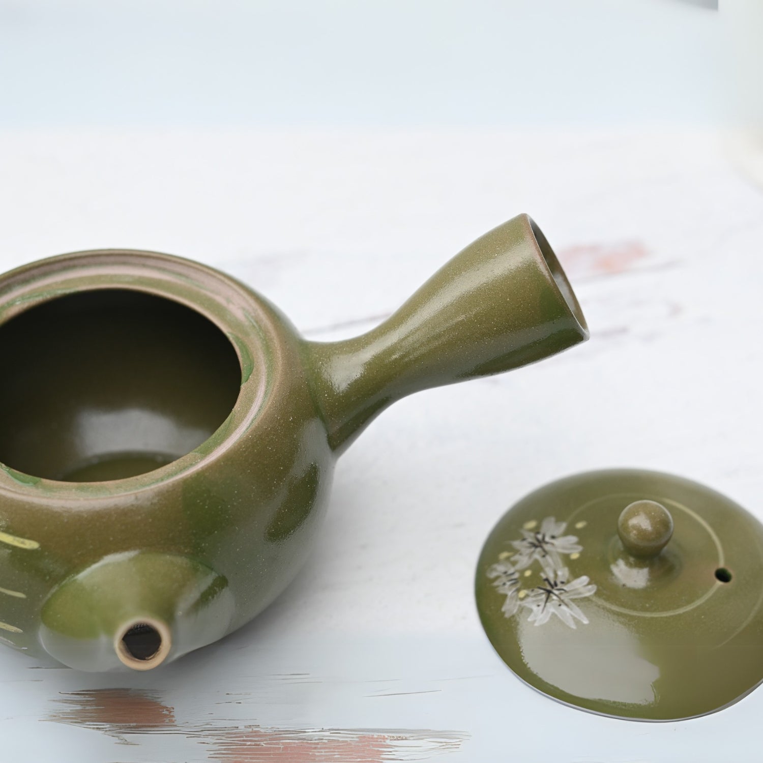 Green Kyusu with Flowers - Japanese Handmade Teapot with Premium Tea Strainer - 12 fl oz/360ml