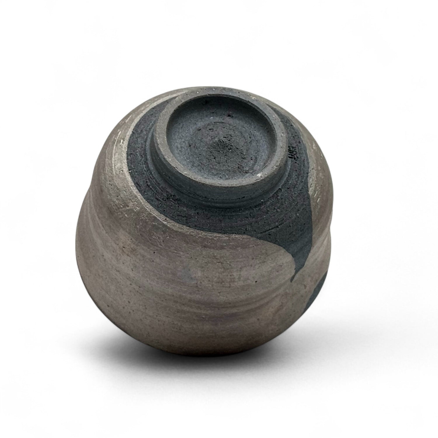 Karakane Rustic Brown Shigaraki-yaki Chawan - Japanese Matcha Bowl